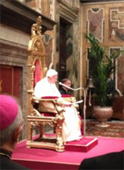 UDIENZA ALLA DELEGAZIONE DEL COMUNE DI PESCOPENNATARO PER IL DONO DELL’ALBERO DI NATALE IN PIAZZA SAN PIETRO