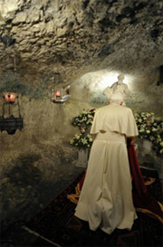 Ottantaseiesimo compleanno di Benedetto XVI, papa emerito.