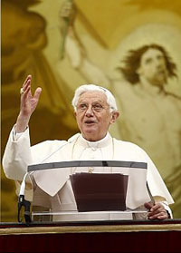 LE PAROLE DEL PAPA ALLA RECITA DELL’ANGELUS di domenica 7 agosto 2011