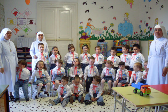 I bambini della scuola materna di Trivento gestita dalla suore degli angeli