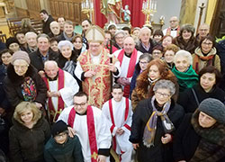 Una foto di gruppo con il Vescovo Claudio