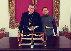 Una foto del Vescovo Claudio con l'artista Fernando Izzi di Torella del Sannio