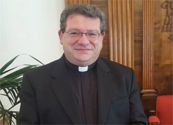 Auguri a mons. Palumbo nel giorno del suo compleanno