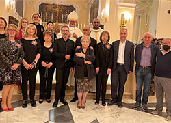 Una sorpresa al Vescovo Claudio dai membri del Coro San Francesco di Venafro